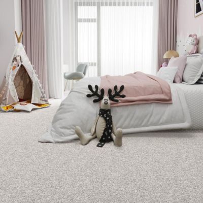 soft carpets in a Sarasota kids' bedroom